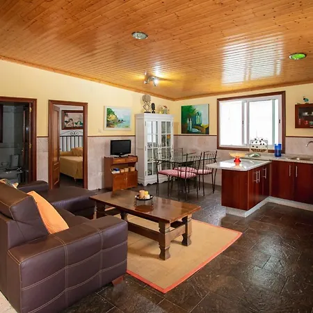 Sleeps 20 With Pool And Wifi Codeseda