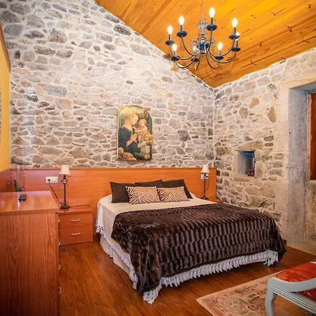 Sleeps 20 With Pool And Wifi Villa