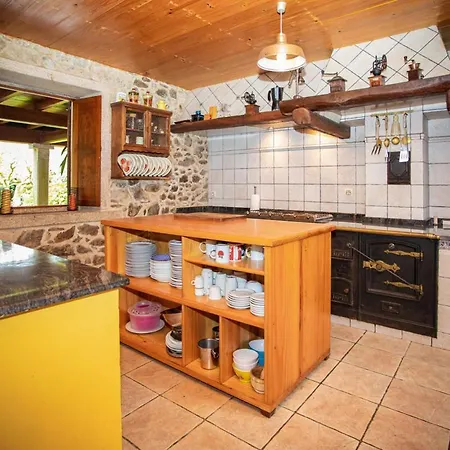 Sleeps 20 With Pool And Wifi * Codeseda