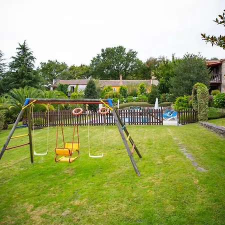 Sleeps 20 With Pool And Wifi