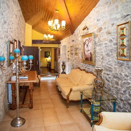Sleeps 20 With Pool And Wifi Villa